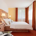 Restaurant Waldhaus 3*