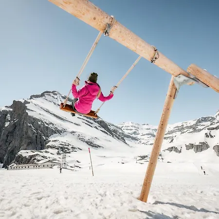 Restaurant Waldhaus מלון 3*