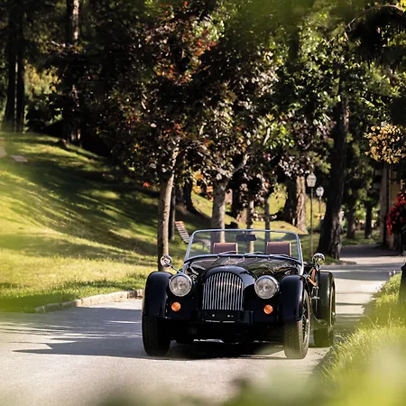 Restaurant Waldhaus מלון